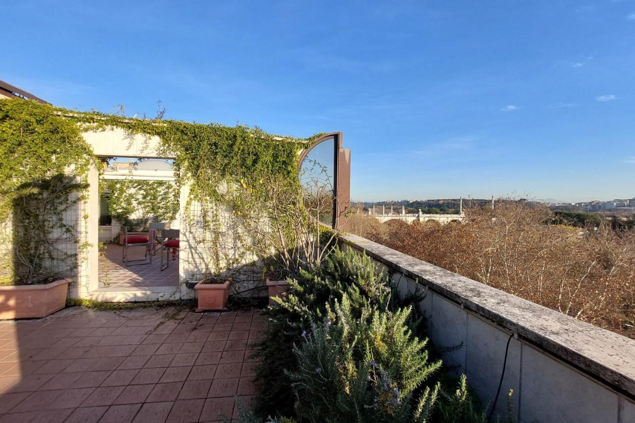 Apartamento Beautiful Loft In Ponte Milvio With Terrace Roma Exterior foto